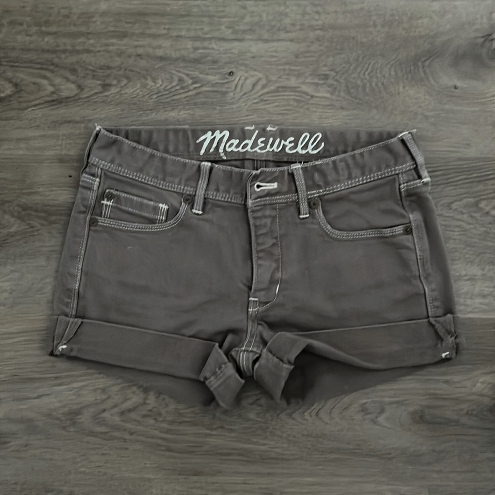 Size 26 Madewell brown shorts